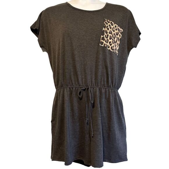 Heimish USA Women's Plus 2X Charcoal Leopard Pocket Short Romper - Picture 1 of 13